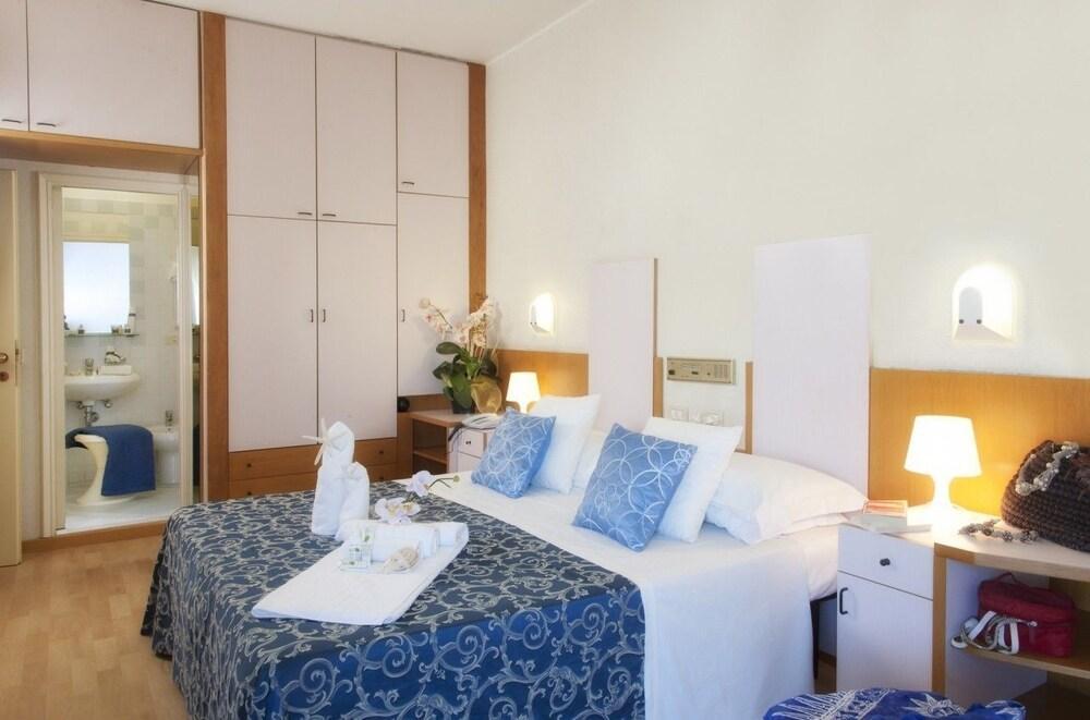 Hotel Bel Air 里乔内 外观 照片